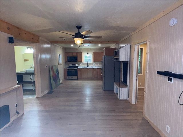 150 Creek Bank Drive, Talking Rock, GA 30175