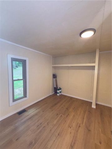 150 Creek Bank Drive, Talking Rock, GA 30175