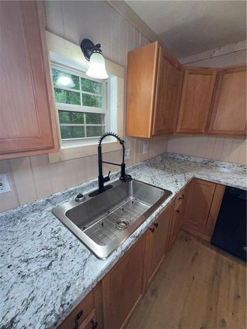 150 Creek Bank Drive, Talking Rock, GA 30175