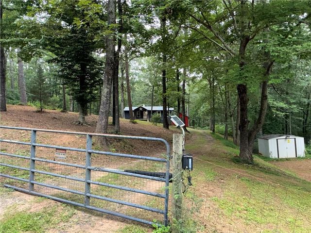 150 Creek Bank Drive, Talking Rock, GA 30175