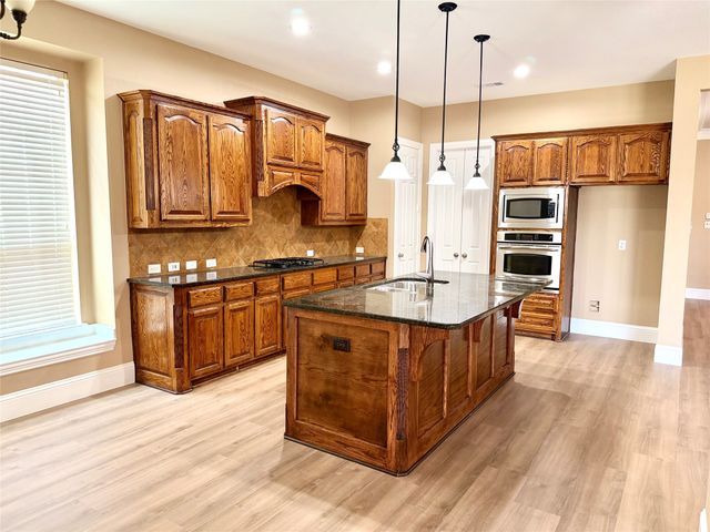 509 S Hampton Court, Lewisville, TX 75056