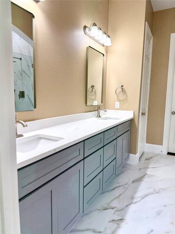 509 S Hampton Court, Lewisville, TX 75056