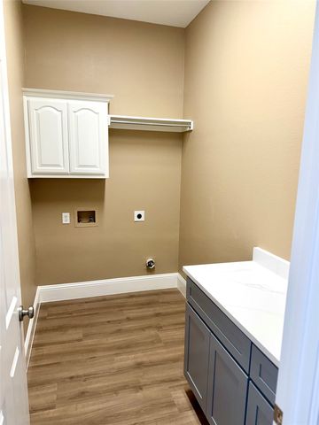 509 S Hampton Court, Lewisville, TX 75056