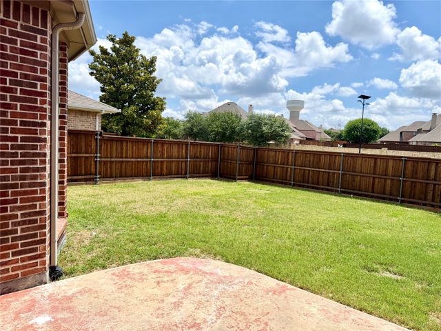 509 S Hampton Court, Lewisville, TX 75056