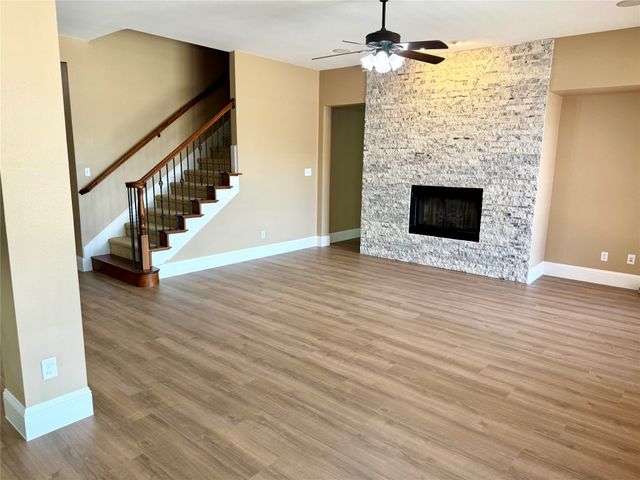 509 S Hampton Court, Lewisville, TX 75056