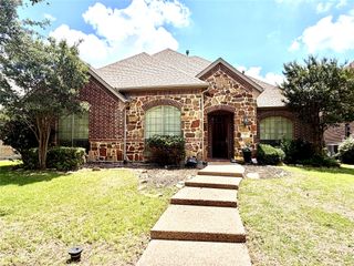 509 S Hampton Court, Lewisville, TX 75056