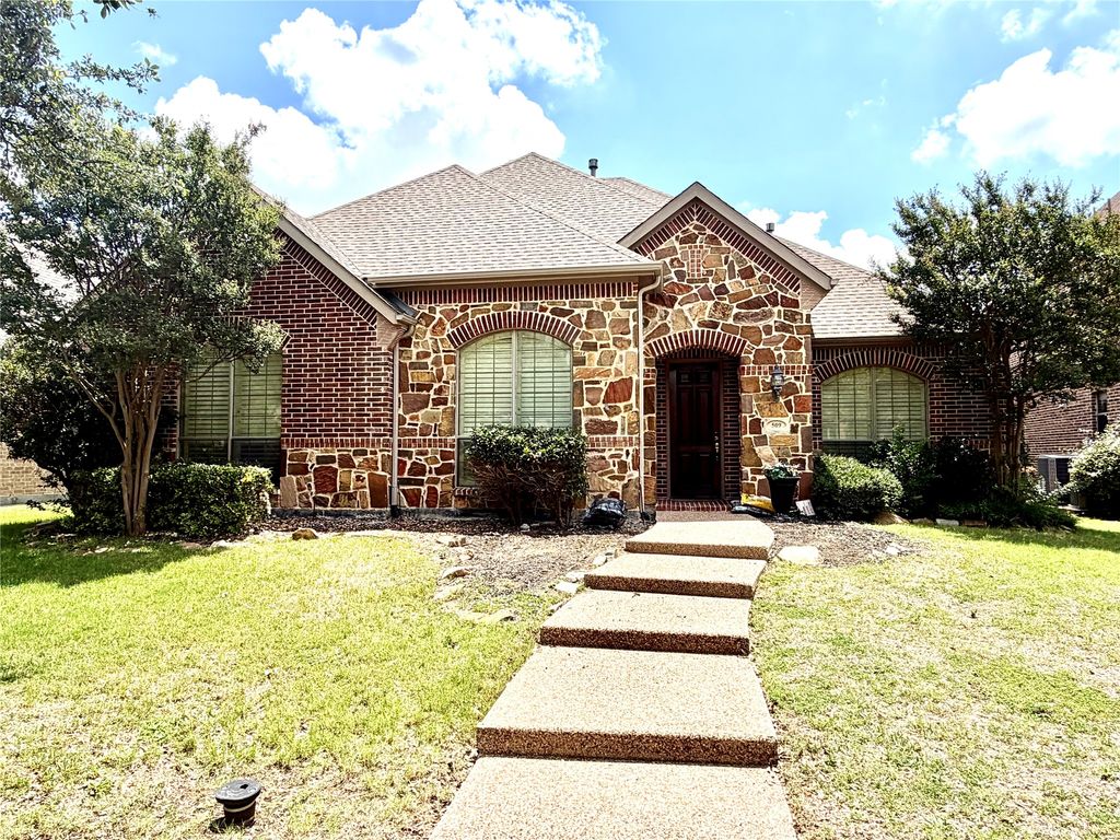 509 S Hampton Court, Lewisville, TX 75056