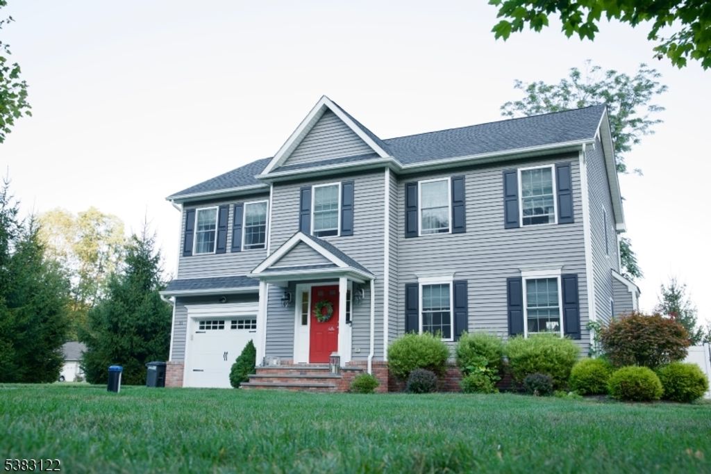 31 Emmans Rd, Roxbury Twp., NJ 07852