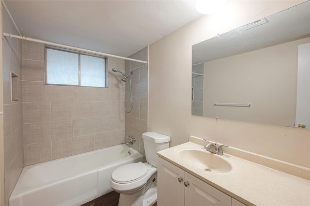 1447 Willow Rock Road, Houston, TX 77088