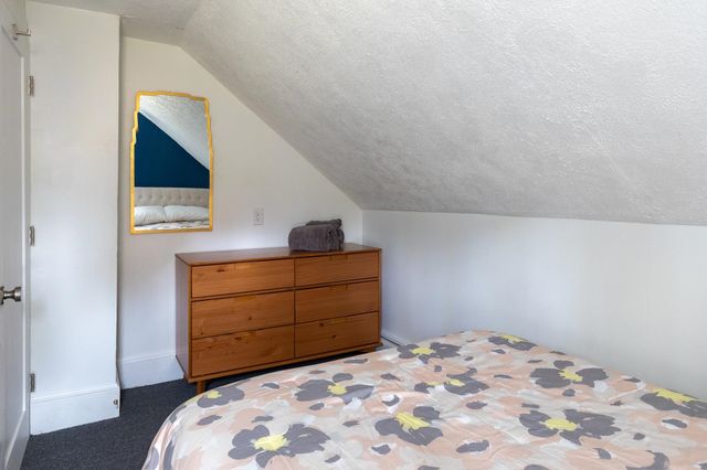 29 Railroad Lane, Winooski, VT 05404