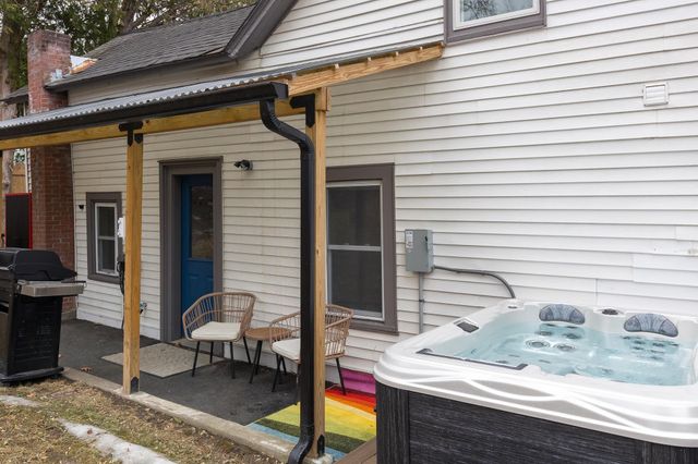 29 Railroad Lane, Winooski, VT 05404