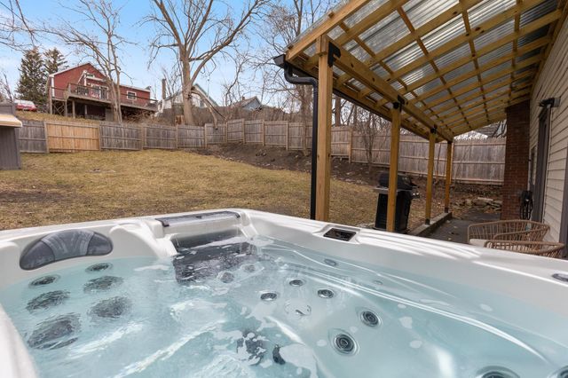 29 Railroad Lane, Winooski, VT 05404