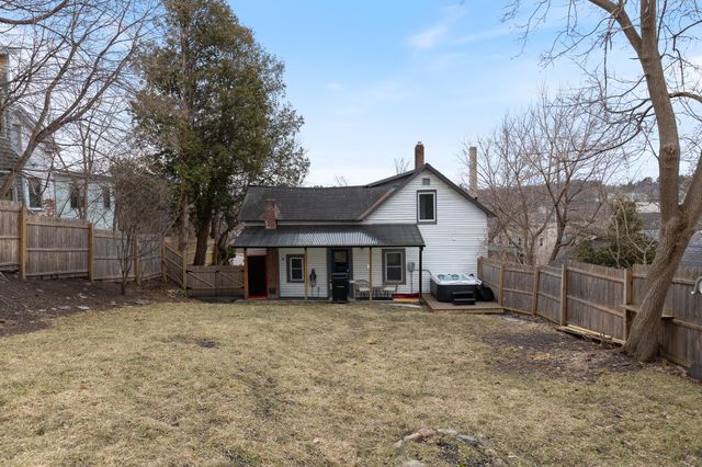 29 Railroad Lane, Winooski, VT 05404
