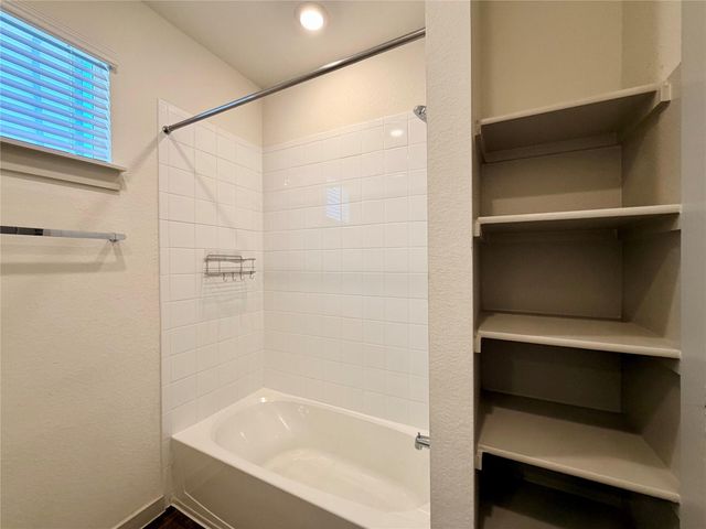 3008 Louris LN, Pflugerville, TX 78660