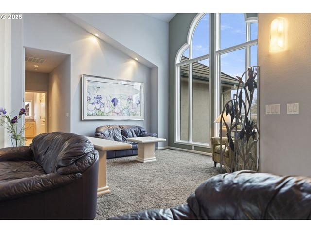 2680 E MOUNTAIN VIEW Dr, Albany, OR 97322