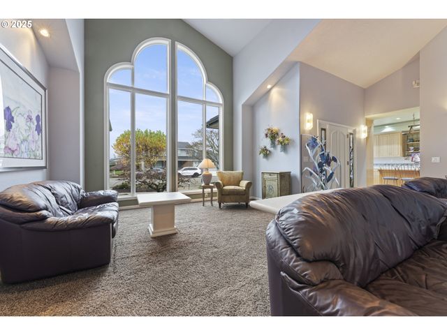 2680 E MOUNTAIN VIEW Dr, Albany, OR 97322