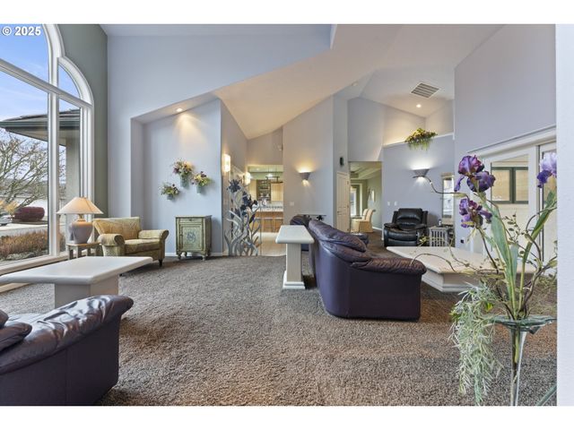 2680 E MOUNTAIN VIEW Dr, Albany, OR 97322