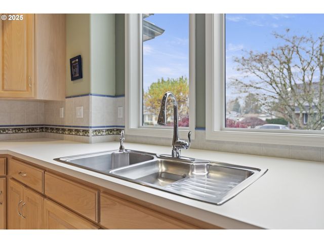 2680 E MOUNTAIN VIEW Dr, Albany, OR 97322