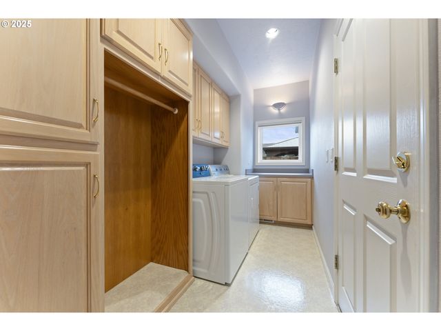 2680 E MOUNTAIN VIEW Dr, Albany, OR 97322