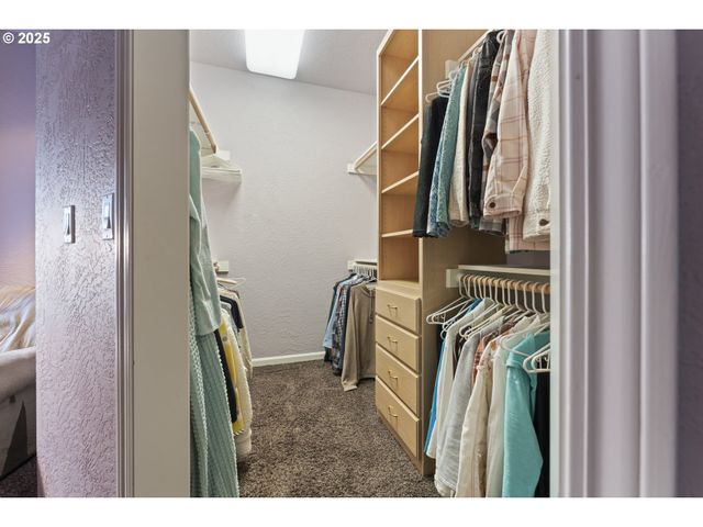 2680 E MOUNTAIN VIEW Dr, Albany, OR 97322