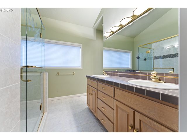 2680 E MOUNTAIN VIEW Dr, Albany, OR 97322