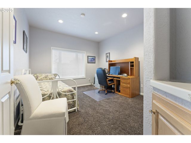 2680 E MOUNTAIN VIEW Dr, Albany, OR 97322