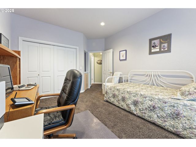 2680 E MOUNTAIN VIEW Dr, Albany, OR 97322