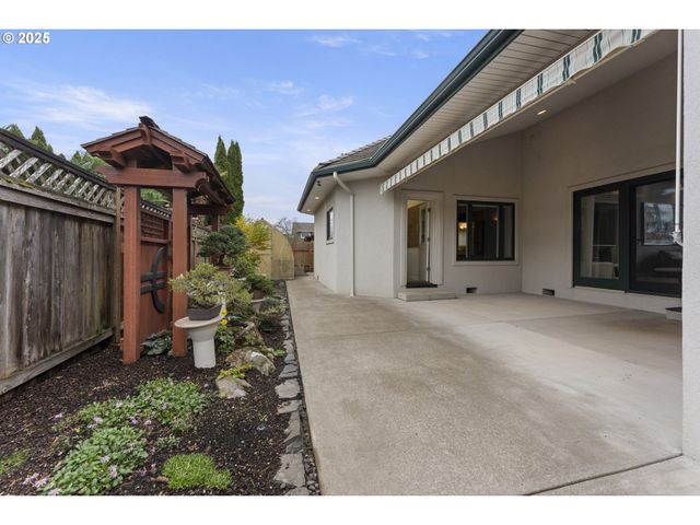 2680 E MOUNTAIN VIEW Dr, Albany, OR 97322