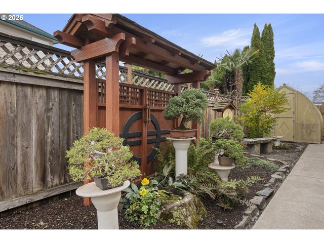 2680 E MOUNTAIN VIEW Dr, Albany, OR 97322