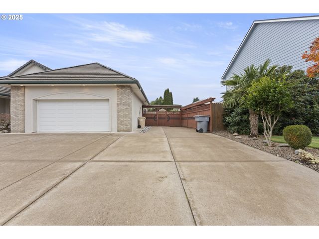 2680 E MOUNTAIN VIEW Dr, Albany, OR 97322