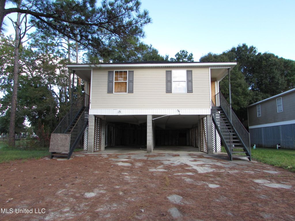 930 Park View, A & B, Gulfport, MS 39507