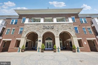 2055 26TH ST S #5-203, Arlington, VA 22206