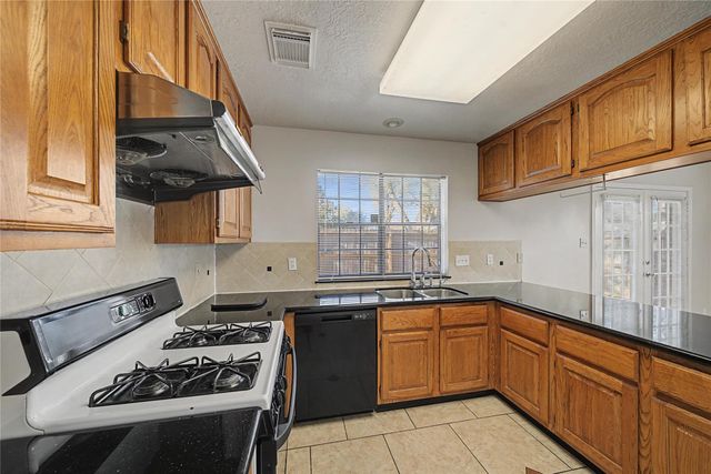 3326 Sturbridge Lane, Sugar Land, TX 77479