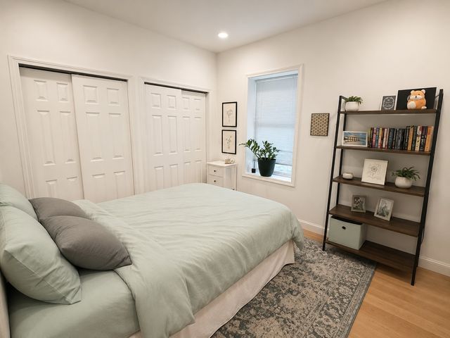 1330 W Roscoe Street 1, Chicago, IL 60657
