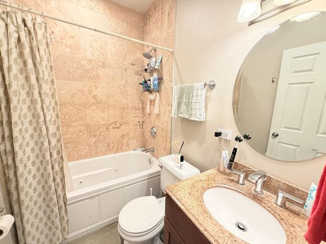 1330 W Roscoe Street 1, Chicago, IL 60657