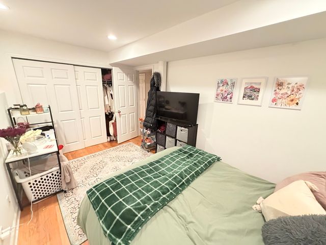 1330 W Roscoe Street 1, Chicago, IL 60657