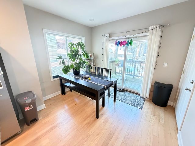 1330 W Roscoe Street 1, Chicago, IL 60657