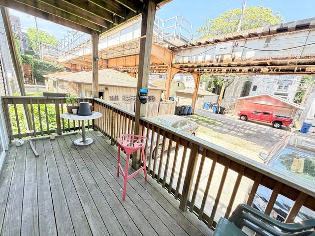 1330 W Roscoe Street 1, Chicago, IL 60657