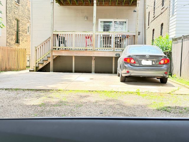 1330 W Roscoe Street 1, Chicago, IL 60657