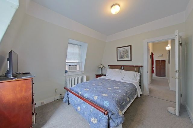 36 Dixon Street, Newport, RI 02840