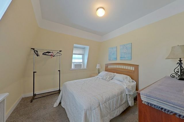 36 Dixon Street, Newport, RI 02840