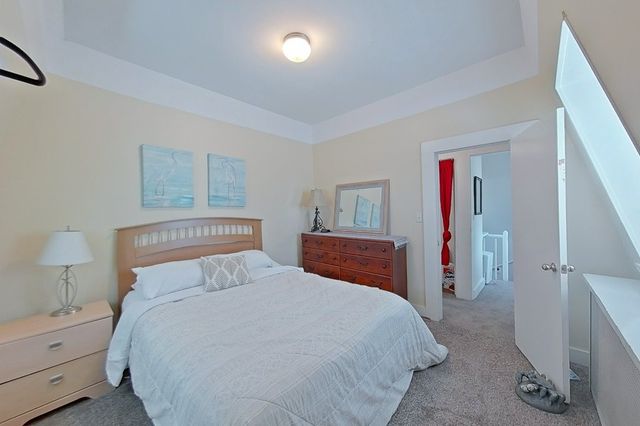36 Dixon Street, Newport, RI 02840