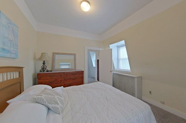 36 Dixon Street, Newport, RI 02840
