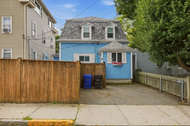 36 Dixon Street, Newport, RI 02840