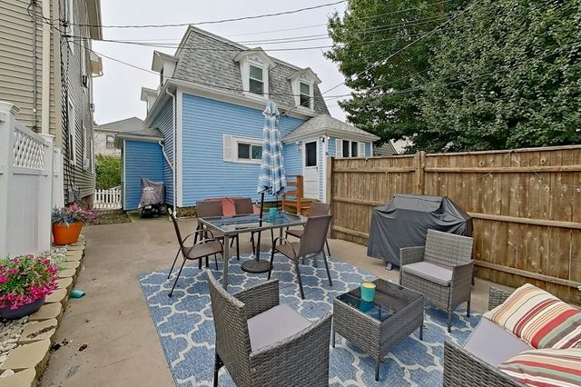 36 Dixon Street, Newport, RI 02840
