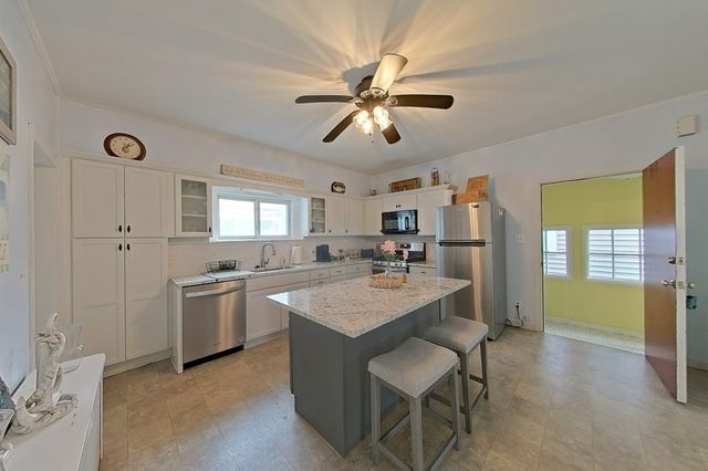 36 Dixon Street, Newport, RI 02840