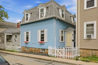 36 Dixon Street, Newport, RI 02840