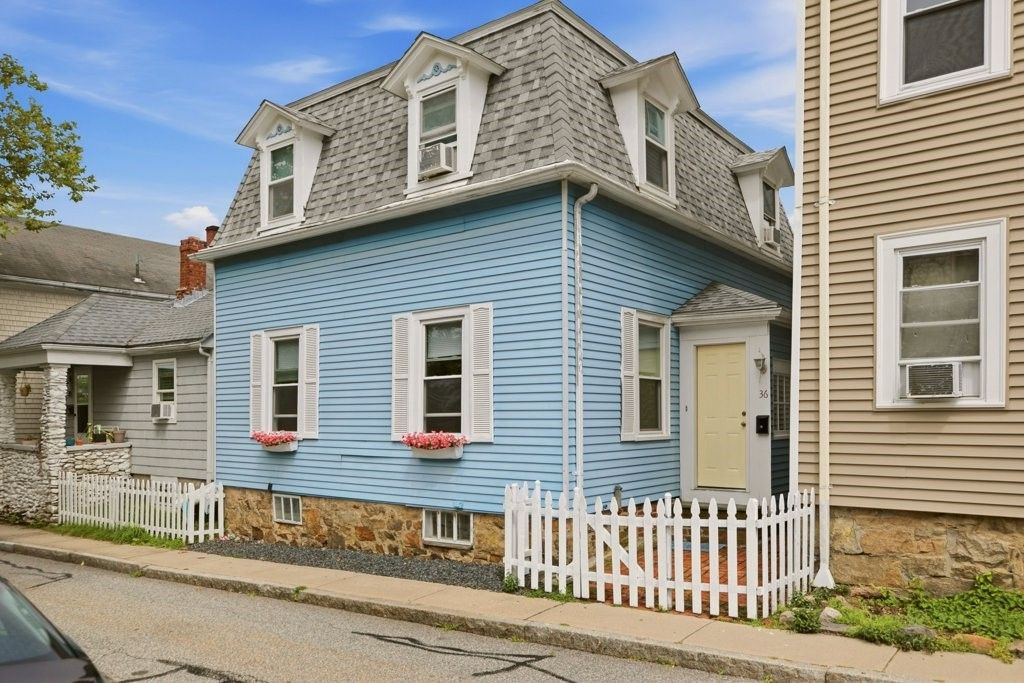 36 Dixon Street, Newport, RI 02840