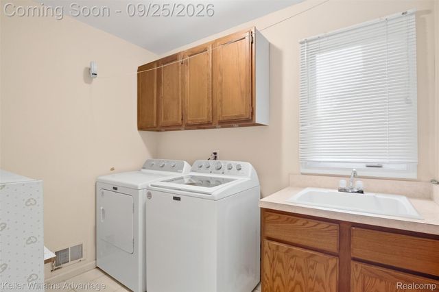 48548 Castleside Drive, Canton Charter Township, MI 48187