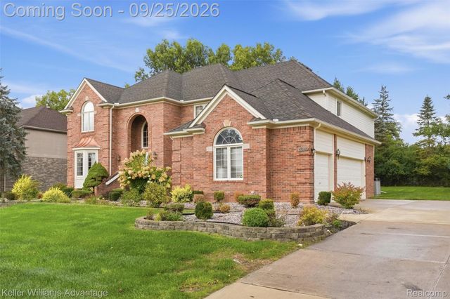 48548 Castleside Drive, Canton Charter Township, MI 48187